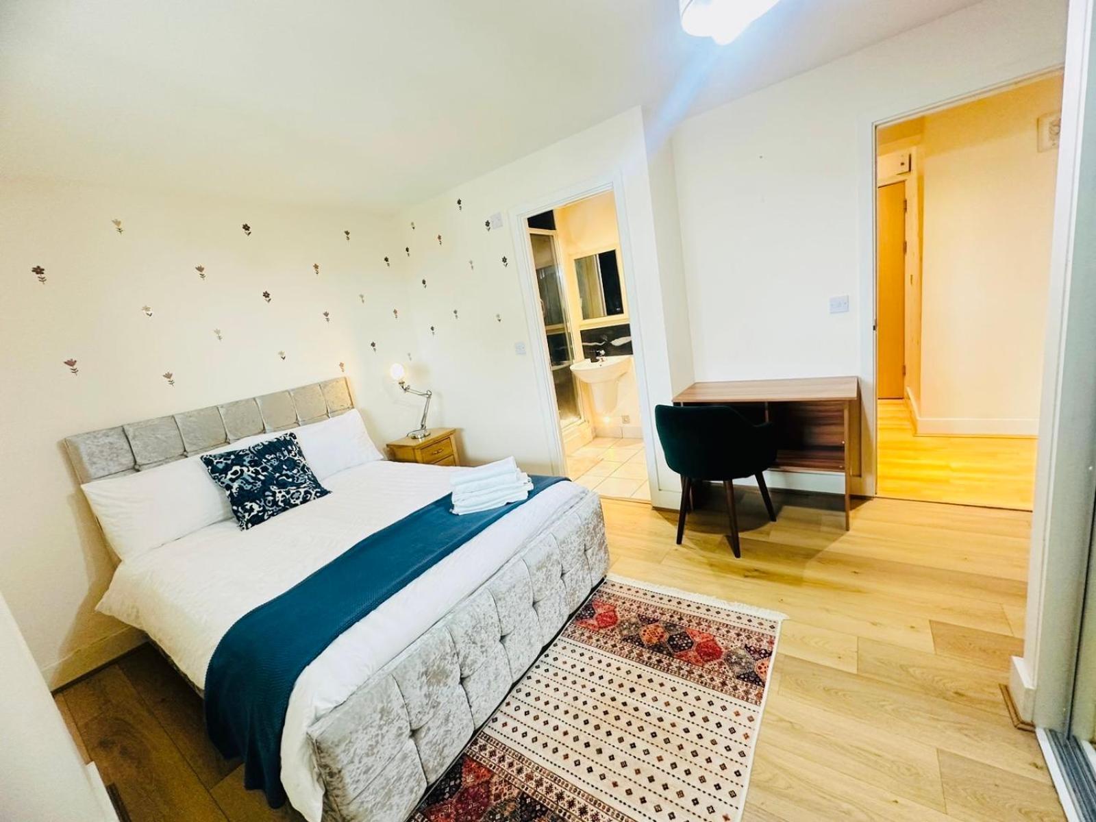 Modern 2Bed 2Bath Apartment Canary Wharf - Upto 5 Person Londra Exterior foto