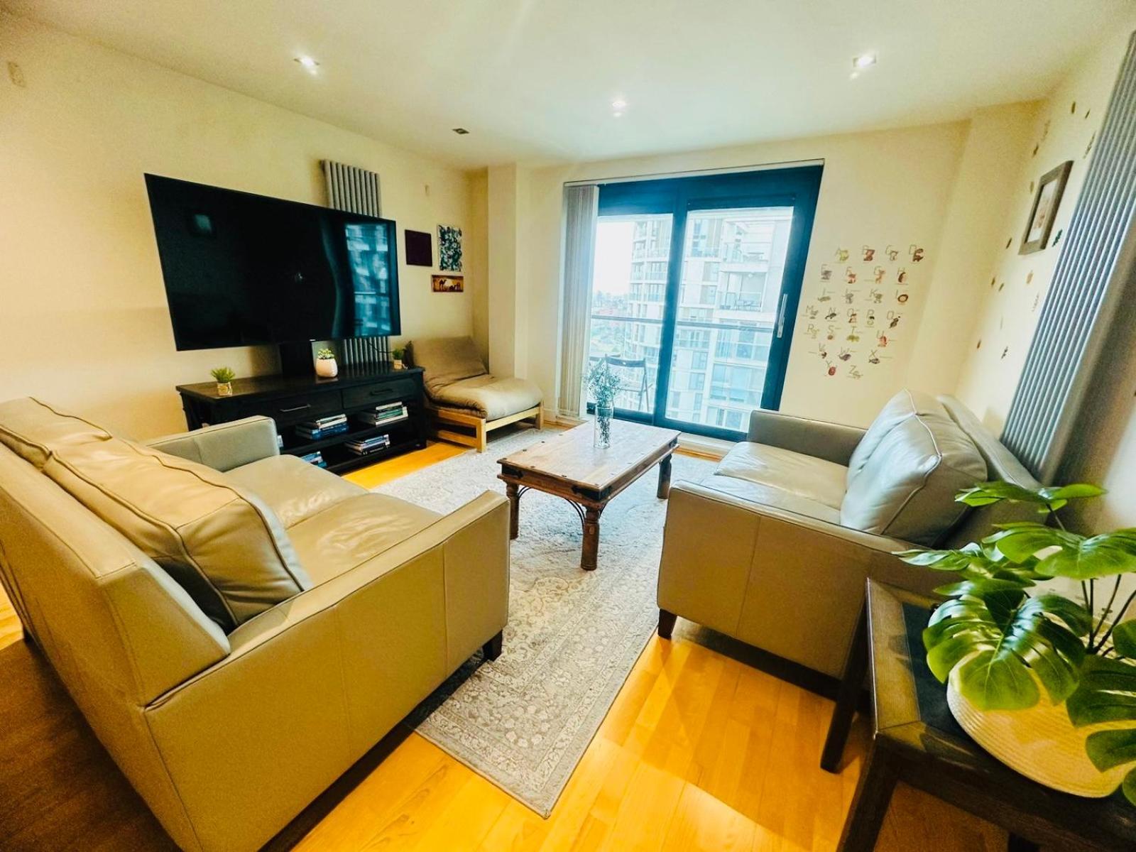 Modern 2Bed 2Bath Apartment Canary Wharf - Upto 5 Person Londra Exterior foto
