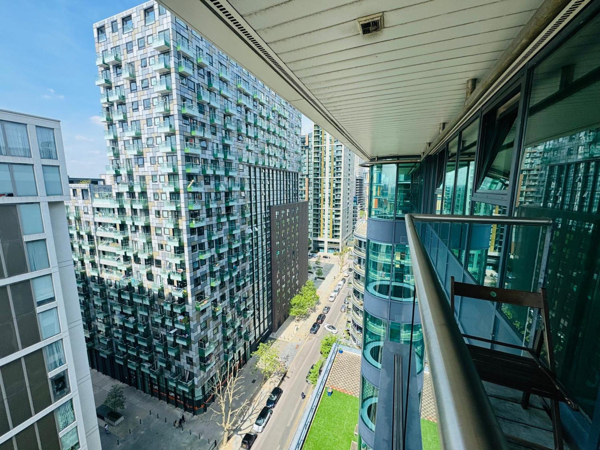 Modern 2Bed 2Bath Apartment Canary Wharf - Upto 5 Person Londra Exterior foto