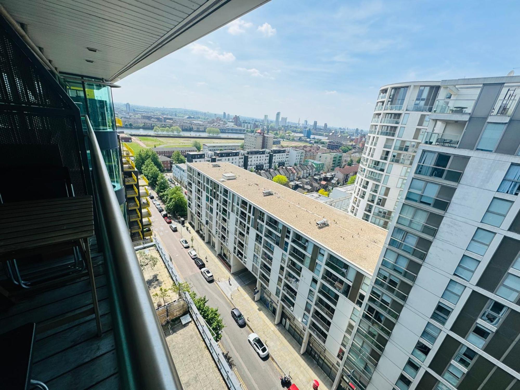 Modern 2Bed 2Bath Apartment Canary Wharf - Upto 5 Person Londra Exterior foto