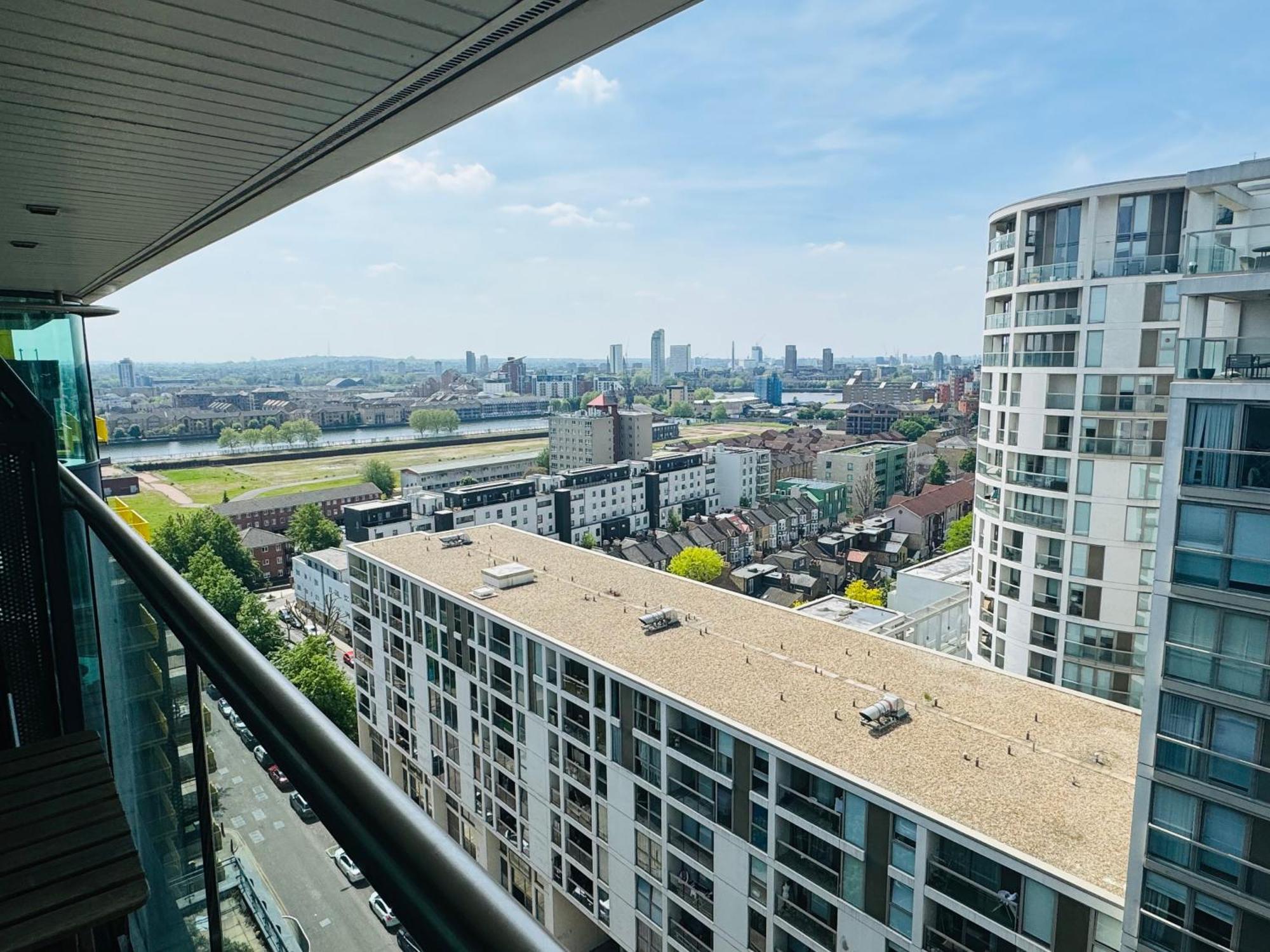 Modern 2Bed 2Bath Apartment Canary Wharf - Upto 5 Person Londra Exterior foto