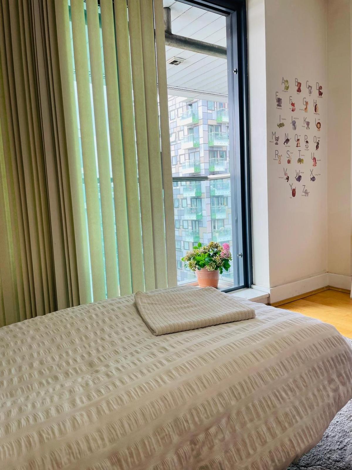 Modern 2Bed 2Bath Apartment Canary Wharf - Upto 5 Person Londra Exterior foto